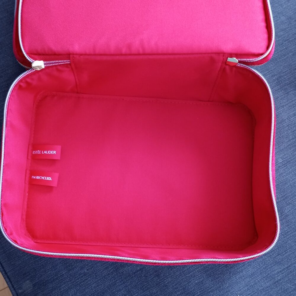 'Estee Lauder' Large Red Velvet Cosmetic Case NWOT - Picture 9 of 9
